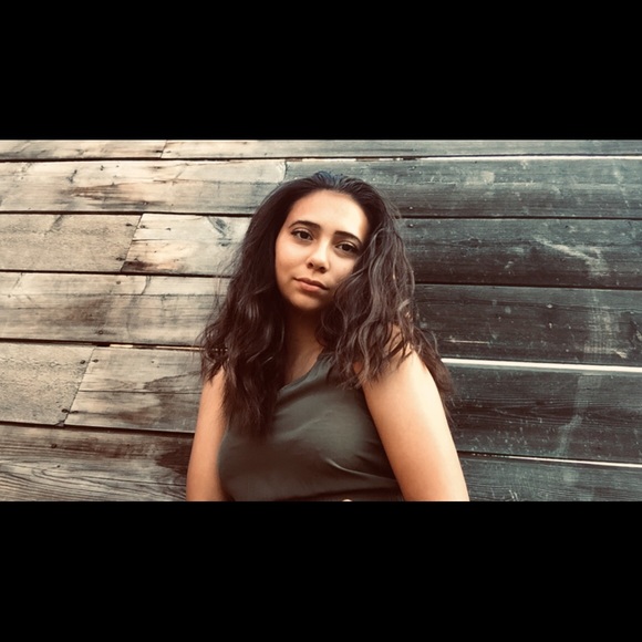 Meet your Posher, Raegan - Picture 1 of 1